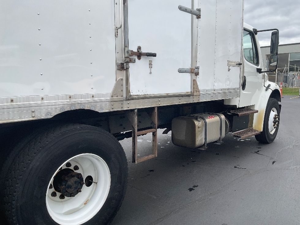 Medium Duty Box Truck-Light and Medium Duty Trucks-Freightliner-2019-M2-Milwaukee-WI-258,358\n\t\tmiles-$ 27,500 - Image 14