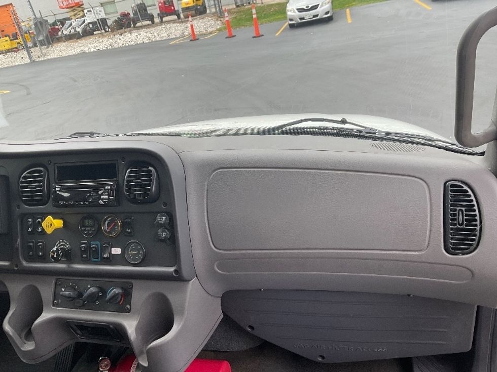 Medium Duty Box Truck-Light and Medium Duty Trucks-Freightliner-2019-M2-Milwaukee-WI-258,358\n\t\tmiles-$ 27,500 - Image 21