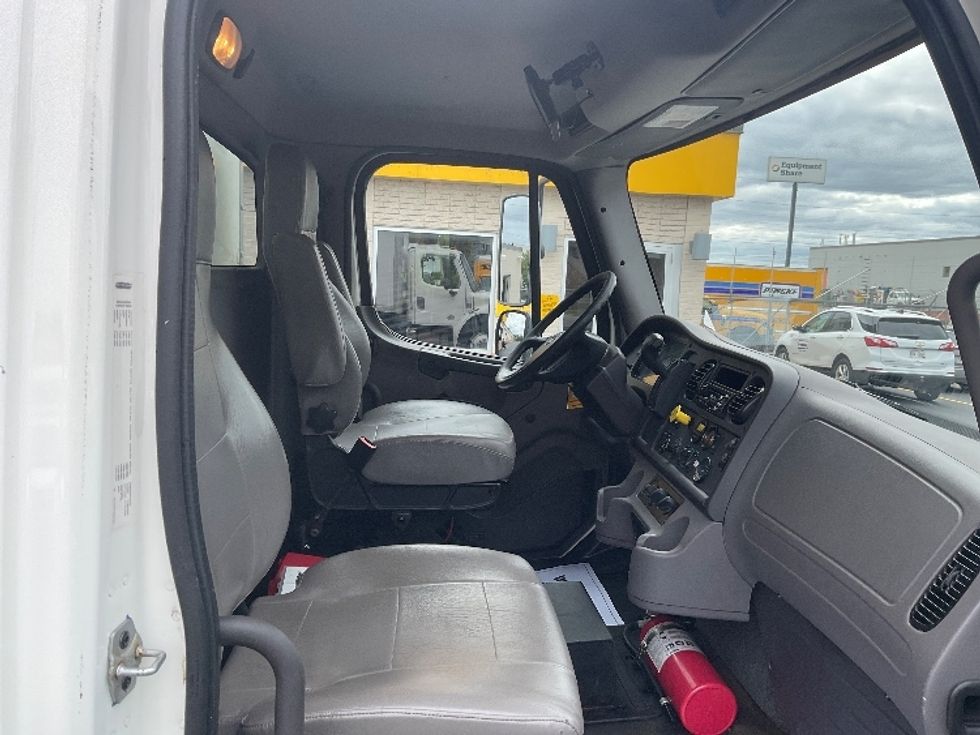 Medium Duty Box Truck-Light and Medium Duty Trucks-Freightliner-2019-M2-Milwaukee-WI-258,358\n\t\tmiles-$ 27,500 - Image 22