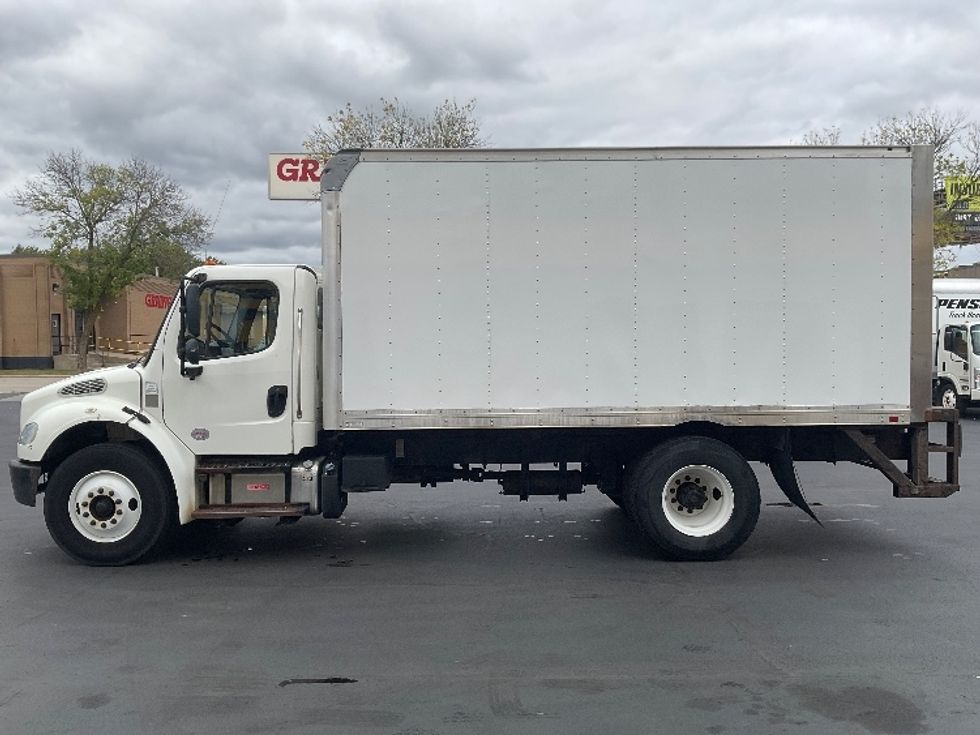 Medium Duty Box Truck-Light and Medium Duty Trucks-Freightliner-2019-M2-Milwaukee-WI-258,358\n\t\tmiles-$ 27,500 - Image 4