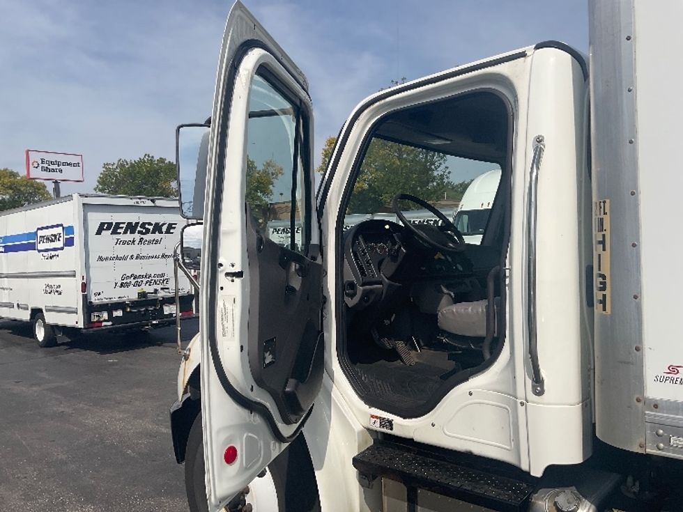 Medium Duty Box Truck-Light and Medium Duty Trucks-Freightliner-2019-M2-Milwaukee-WI-273,841\n\t\tmiles-$ 25,500 - Image 16