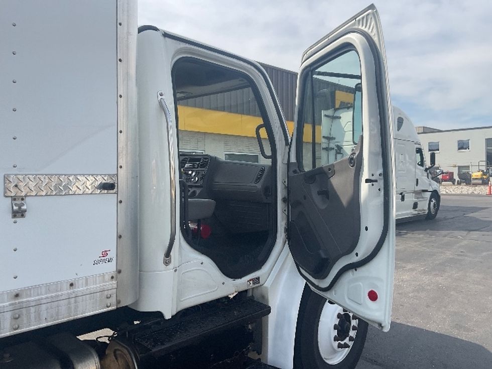 Medium Duty Box Truck-Light and Medium Duty Trucks-Freightliner-2019-M2-Milwaukee-WI-273,841\n\t\tmiles-$ 25,500 - Image 20