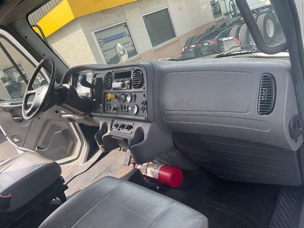 Medium Duty Box Truck-Light and Medium Duty Trucks-Freightliner-2019-M2-Milwaukee-WI-273,841\n\t\tmiles-$ 25,500 - Image 21