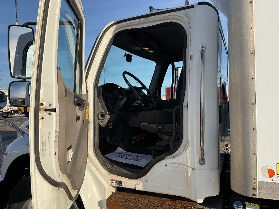 Medium Duty Box Truck-Light and Medium Duty Trucks-Freightliner-2019-M2-Milwaukee-WI-291,003\n\t\tmiles-$ 29,250 - Image 16