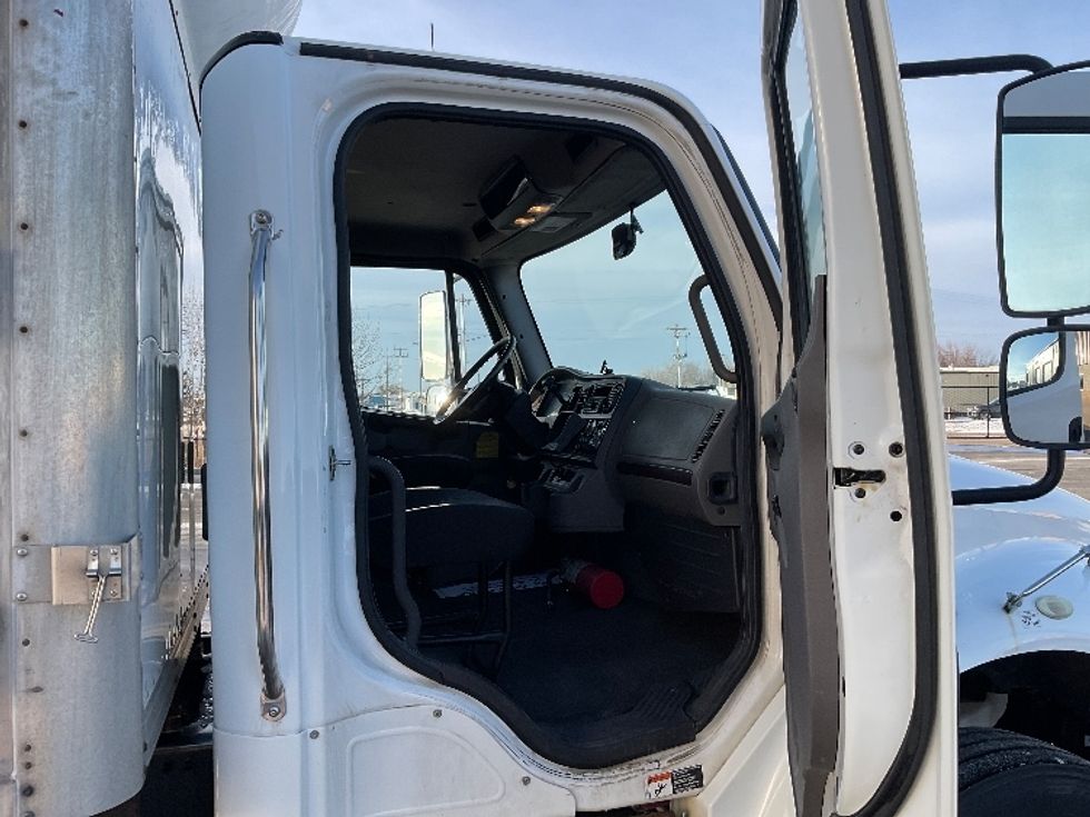 Medium Duty Box Truck-Light and Medium Duty Trucks-Freightliner-2019-M2-Milwaukee-WI-291,003\n\t\tmiles-$ 29,250 - Image 20