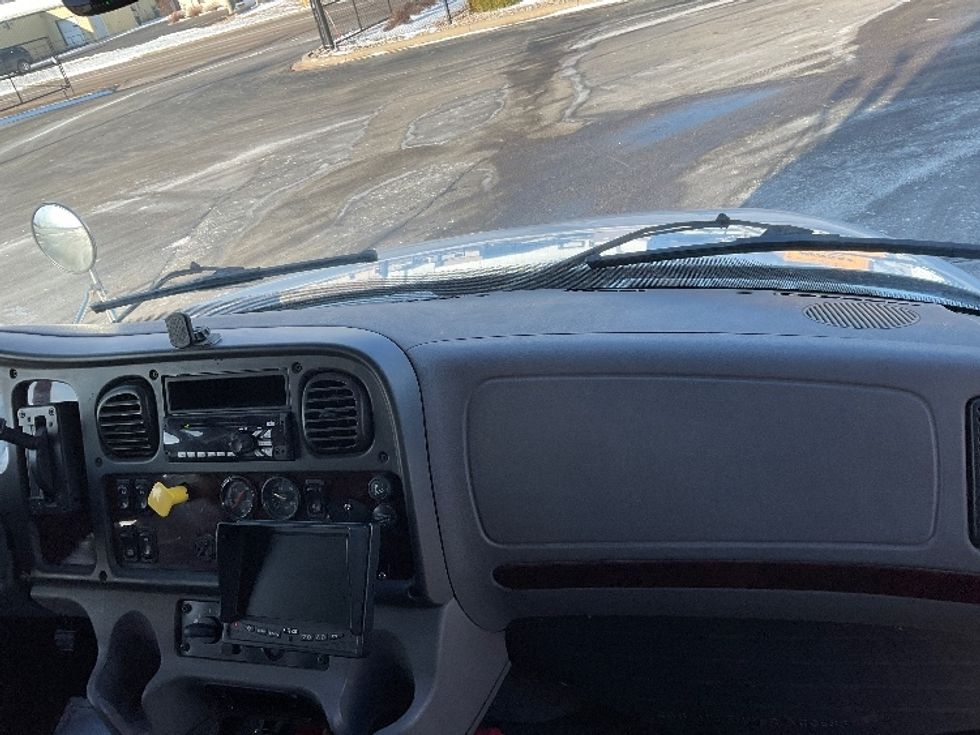 Medium Duty Box Truck-Light and Medium Duty Trucks-Freightliner-2019-M2-Milwaukee-WI-291,003\n\t\tmiles-$ 29,250 - Image 21