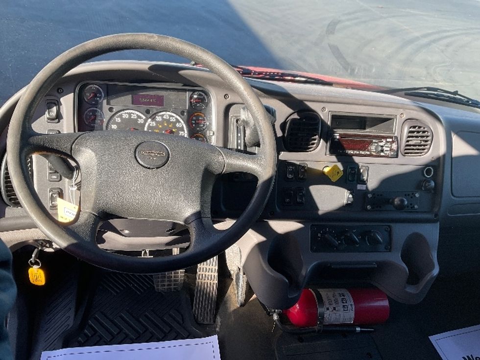 Medium Duty Box Truck-Light and Medium Duty Trucks-Freightliner-2019-M2-Milwaukee-WI-315,337\n\t\tmiles-$ 27,250 - Image 17