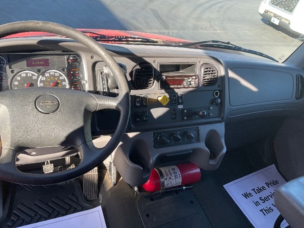 Medium Duty Box Truck-Light and Medium Duty Trucks-Freightliner-2019-M2-Milwaukee-WI-315,337\n\t\tmiles-$ 27,250 - Image 18