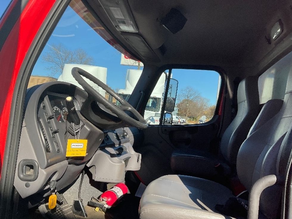 Medium Duty Box Truck-Light and Medium Duty Trucks-Freightliner-2019-M2-Milwaukee-WI-315,337\n\t\tmiles-$ 27,250 - Image 19