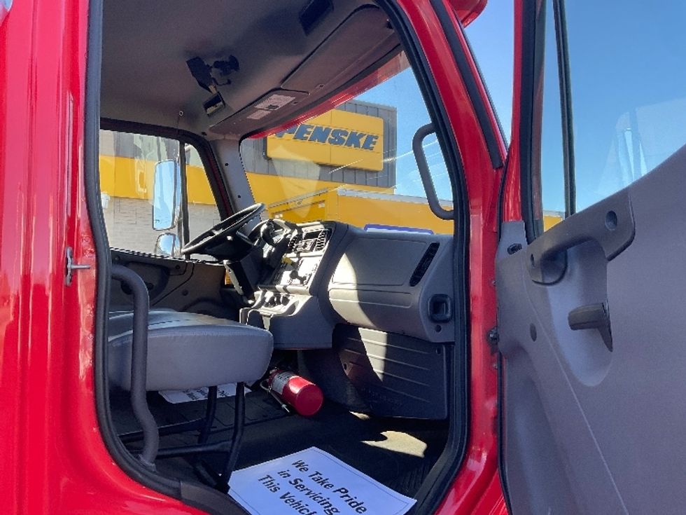 Medium Duty Box Truck-Light and Medium Duty Trucks-Freightliner-2019-M2-Milwaukee-WI-315,337\n\t\tmiles-$ 27,250 - Image 20