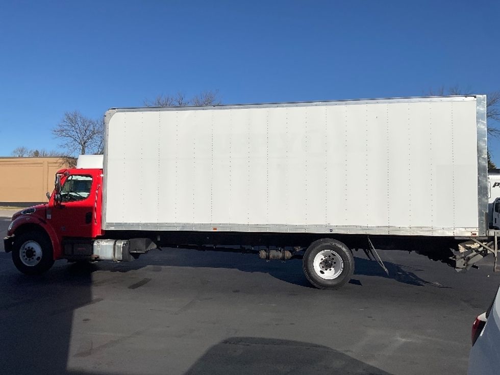Medium Duty Box Truck-Light and Medium Duty Trucks-Freightliner-2019-M2-Milwaukee-WI-315,337\n\t\tmiles-$ 27,250 - Image 4