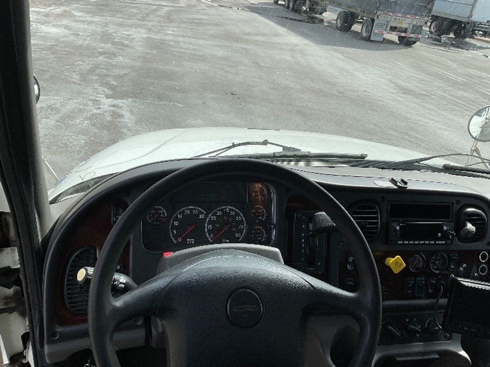 Medium Duty Box Truck-Light and Medium Duty Trucks-Freightliner-2019-M2-Milwaukee-WI-320,190\n\t\tmiles-$ 24,750 - Image 18