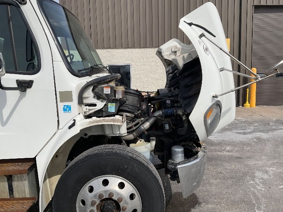 Medium Duty Box Truck-Light and Medium Duty Trucks-Freightliner-2019-M2-Milwaukee-WI-320,190\n\t\tmiles-$ 24,750 - Image 23