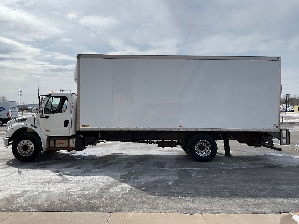 Medium Duty Box Truck-Light and Medium Duty Trucks-Freightliner-2019-M2-Milwaukee-WI-320,190\n\t\tmiles-$ 24,750 - Image 4