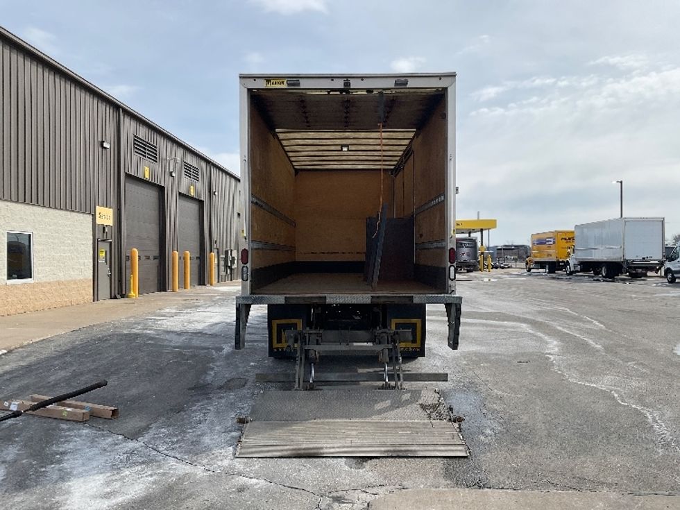 Medium Duty Box Truck-Light and Medium Duty Trucks-Freightliner-2019-M2-Milwaukee-WI-320,190\n\t\tmiles-$ 24,750 - Image 9