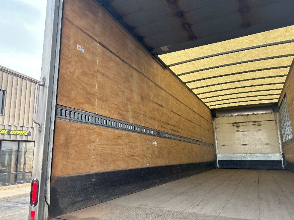 Medium Duty Box Truck-Light and Medium Duty Trucks-Freightliner-2019-M2-Milwaukee-WI-365,310\n\t\tmiles-$ 21,500 - Image 11