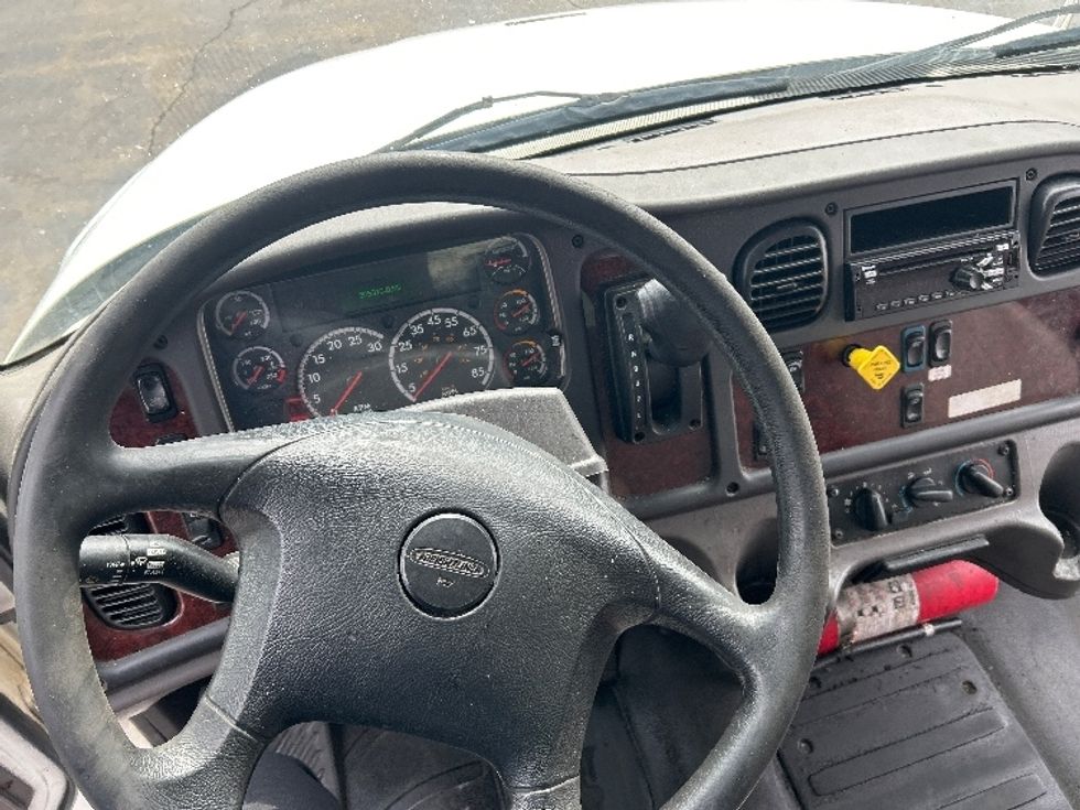 Medium Duty Box Truck-Light and Medium Duty Trucks-Freightliner-2019-M2-Milwaukee-WI-365,310\n\t\tmiles-$ 21,500 - Image 18