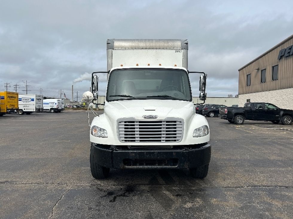 Medium Duty Box Truck-Light and Medium Duty Trucks-Freightliner-2019-M2-Milwaukee-WI-365,310\n\t\tmiles-$ 21,500 - Image 2