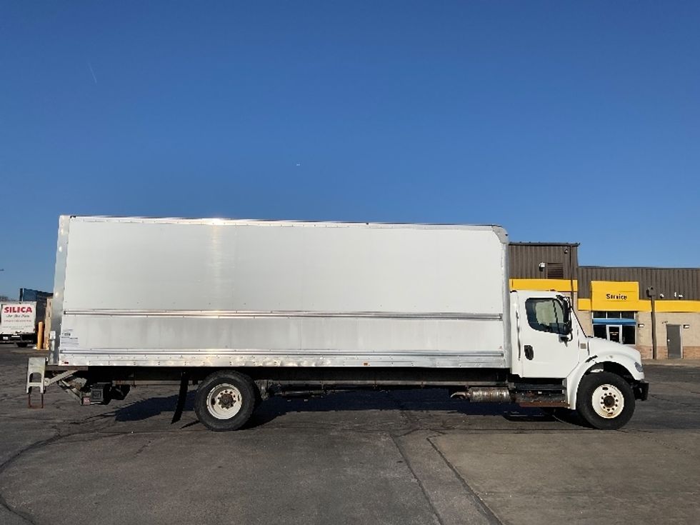 Medium Duty Box Truck-Light and Medium Duty Trucks-Freightliner-2019-M2-Milwaukee-WI-50,466\n\t\tmiles-$ 62,000 - Image 15