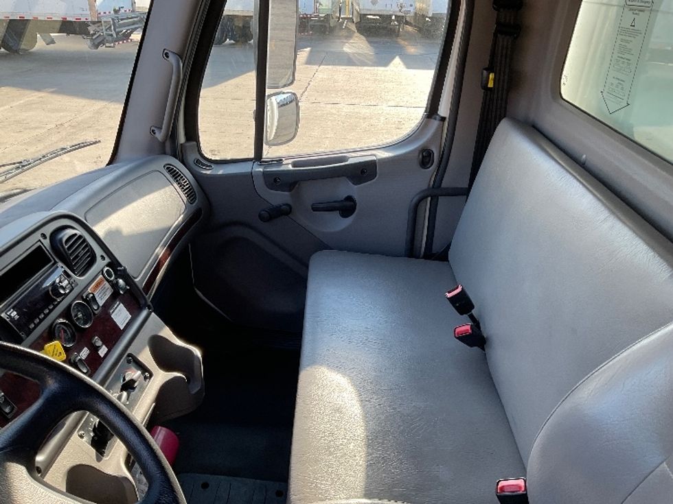 Medium Duty Box Truck-Light and Medium Duty Trucks-Freightliner-2019-M2-Milwaukee-WI-50,466\n\t\tmiles-$ 62,000 - Image 19