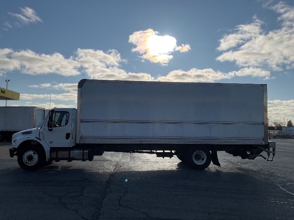 Medium Duty Box Truck-Light and Medium Duty Trucks-Freightliner-2019-M2-Milwaukee-WI-50,466\n\t\tmiles-$ 62,000 - Image 4