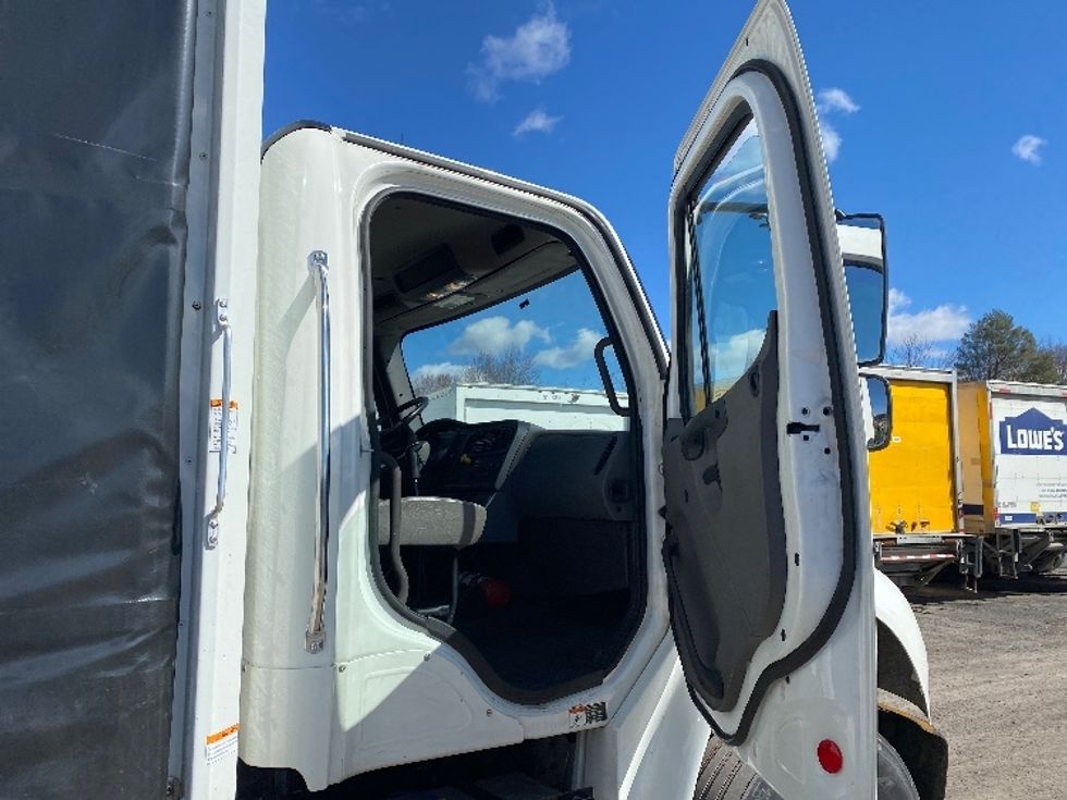 Medium Duty Box Truck-Light and Medium Duty Trucks-Freightliner-2019-M2-Minoa-NY-190,882\n\t\tmiles-$ 52,250 - Image 20