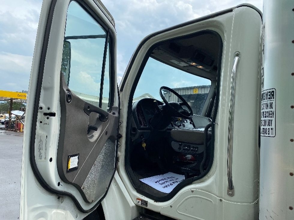 Medium Duty Box Truck-Light and Medium Duty Trucks-Freightliner-2019-M2-Minoa-NY-206,233\n\t\tmiles-$ 30,750 - Image 16