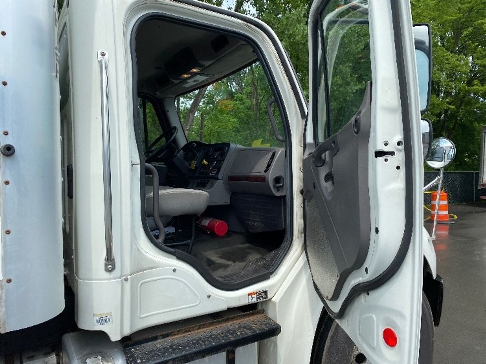 Medium Duty Box Truck-Light and Medium Duty Trucks-Freightliner-2019-M2-Minoa-NY-206,233\n\t\tmiles-$ 30,750 - Image 20