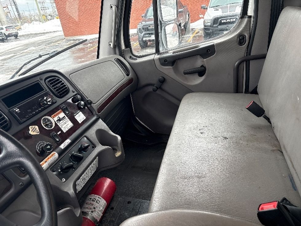 Medium Duty Box Truck-Light and Medium Duty Trucks-Freightliner-2019-M2-Mississauga-ON-111,193\n\t\tkm-$ 79,500 - Image 19