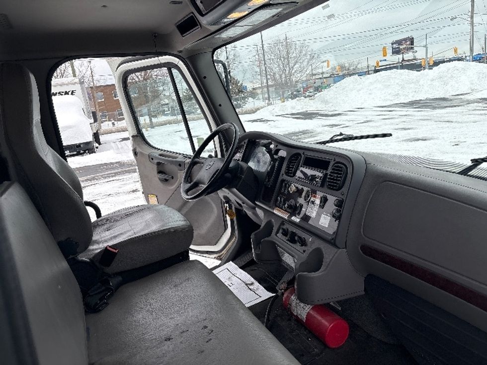 Medium Duty Box Truck-Light and Medium Duty Trucks-Freightliner-2019-M2-Mississauga-ON-111,193\n\t\tkm-$ 79,500 - Image 22