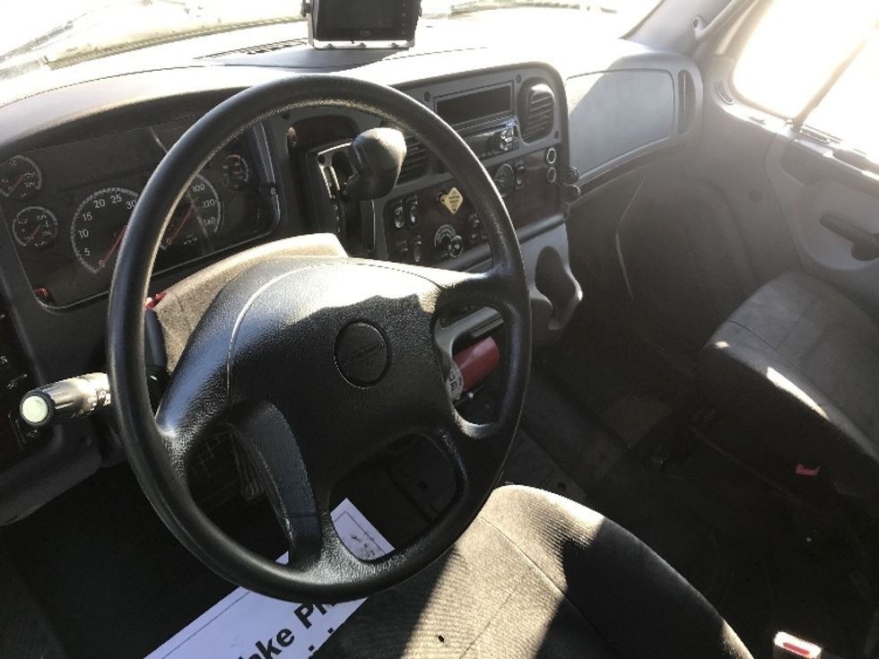 Medium Duty Box Truck-Light and Medium Duty Trucks-Freightliner-2019-M2-Mississauga-ON-164,469\n\t\tkm-$ 81,500 - Image 17