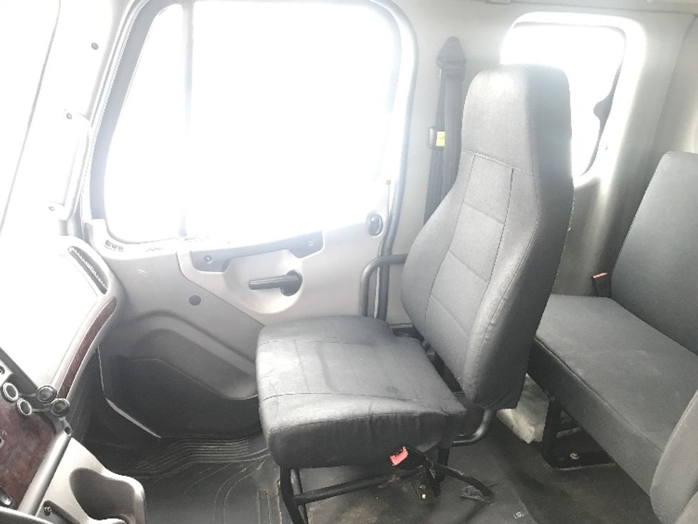 Medium Duty Box Truck-Light and Medium Duty Trucks-Freightliner-2019-M2-Mississauga-ON-164,469\n\t\tkm-$ 81,500 - Image 19