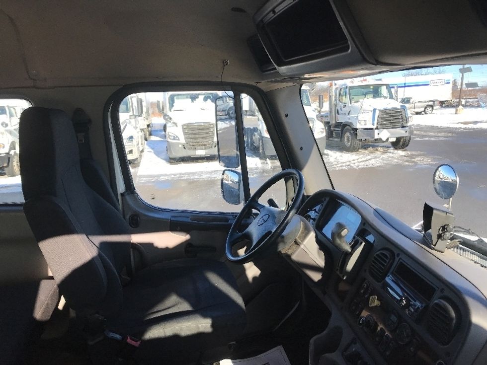 Medium Duty Box Truck-Light and Medium Duty Trucks-Freightliner-2019-M2-Mississauga-ON-164,469\n\t\tkm-$ 81,500 - Image 22
