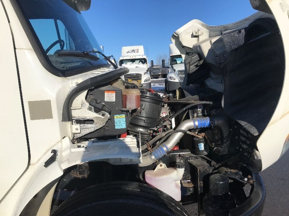 Medium Duty Box Truck-Light and Medium Duty Trucks-Freightliner-2019-M2-Mississauga-ON-164,469\n\t\tkm-$ 81,500 - Image 23