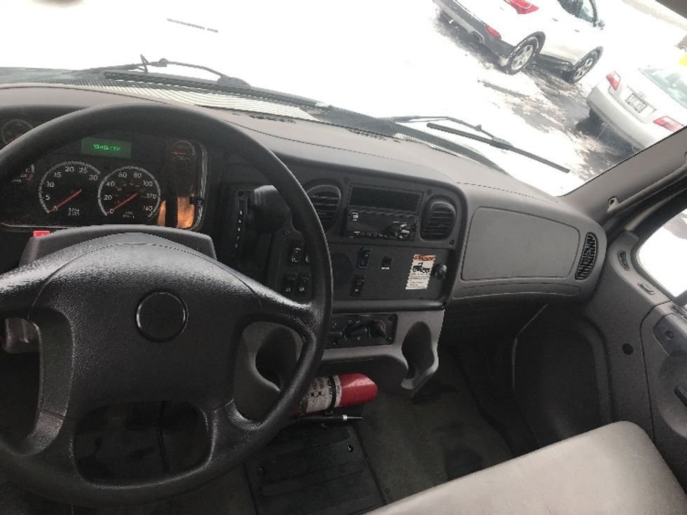 Medium Duty Box Truck-Light and Medium Duty Trucks-Freightliner-2019-M2-Mississauga-ON-184,098\n\t\tkm-$ 63,750 - Image 18