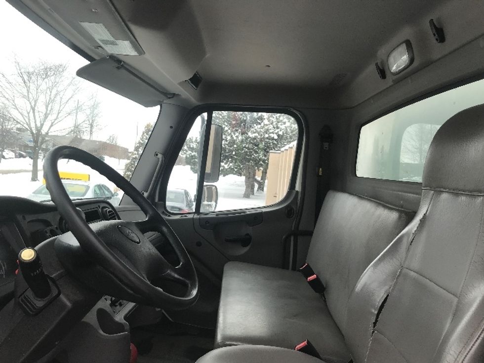 Medium Duty Box Truck-Light and Medium Duty Trucks-Freightliner-2019-M2-Mississauga-ON-184,098\n\t\tkm-$ 63,750 - Image 19