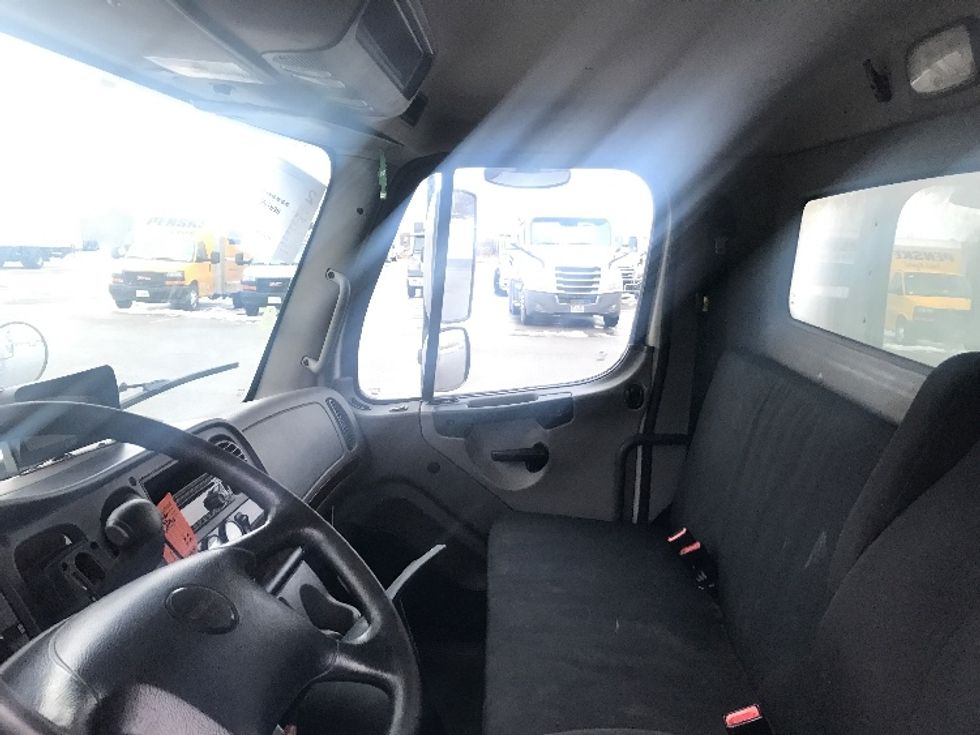 Medium Duty Box Truck-Light and Medium Duty Trucks-Freightliner-2019-M2-Mississauga-ON-188,053\n\t\tkm-$ 71,250 - Image 18