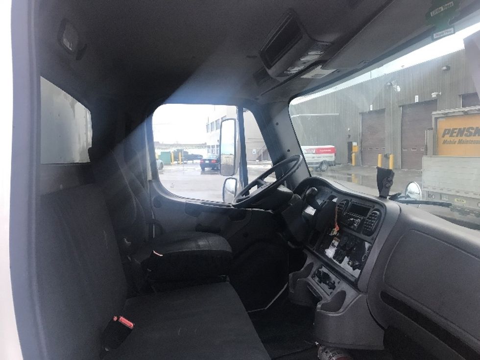 Medium Duty Box Truck-Light and Medium Duty Trucks-Freightliner-2019-M2-Mississauga-ON-188,053\n\t\tkm-$ 71,250 - Image 21