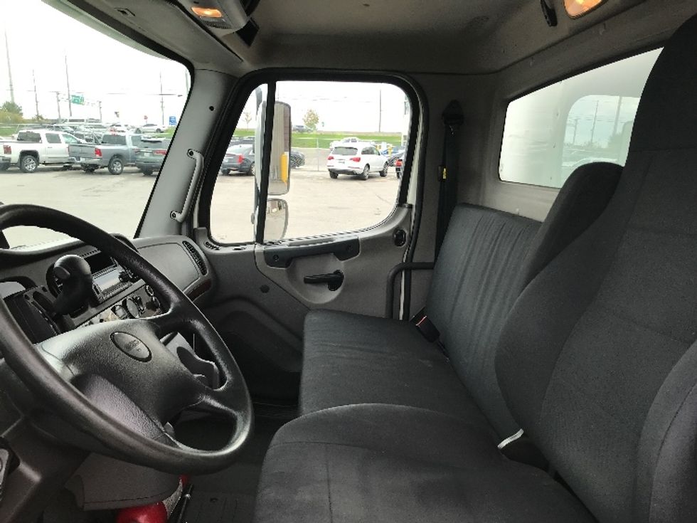 Medium Duty Box Truck-Light and Medium Duty Trucks-Freightliner-2019-M2-Mississauga-ON-192,461\n\t\tkm-$ 71,000 - Image 19