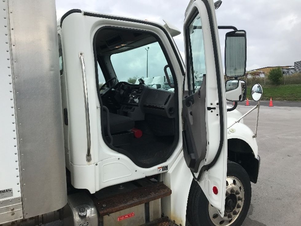 Medium Duty Box Truck-Light and Medium Duty Trucks-Freightliner-2019-M2-Mississauga-ON-192,461\n\t\tkm-$ 71,000 - Image 20