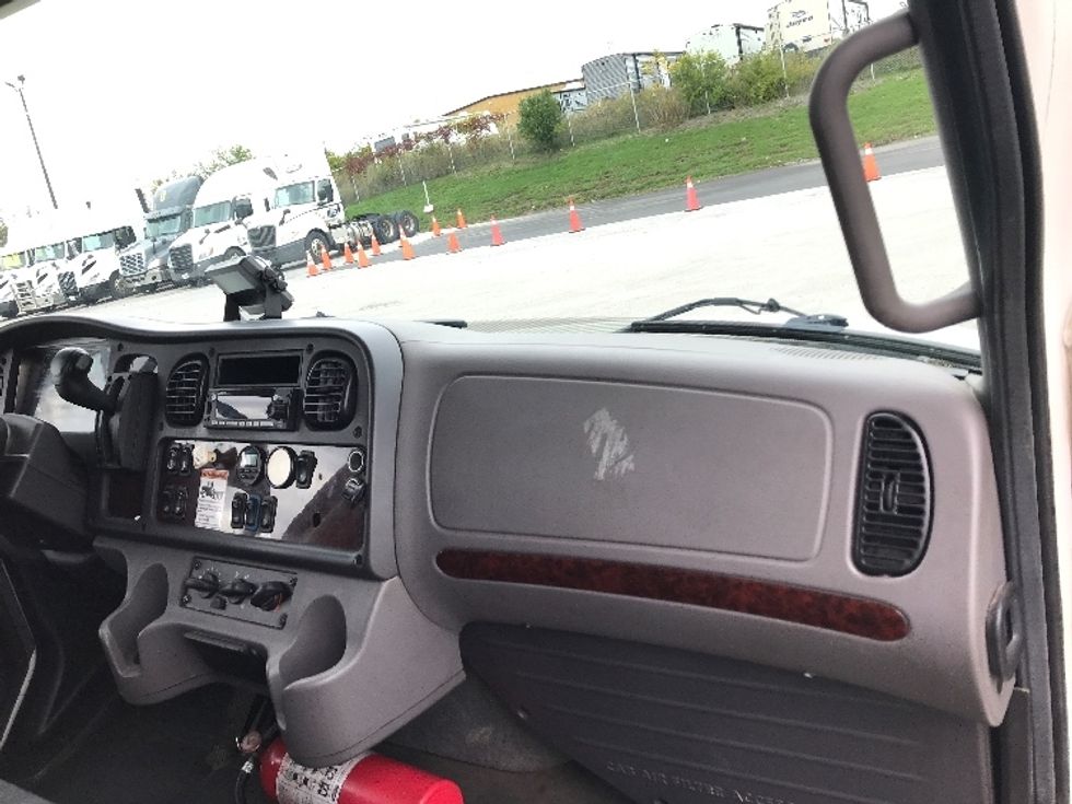 Medium Duty Box Truck-Light and Medium Duty Trucks-Freightliner-2019-M2-Mississauga-ON-192,461\n\t\tkm-$ 71,000 - Image 21