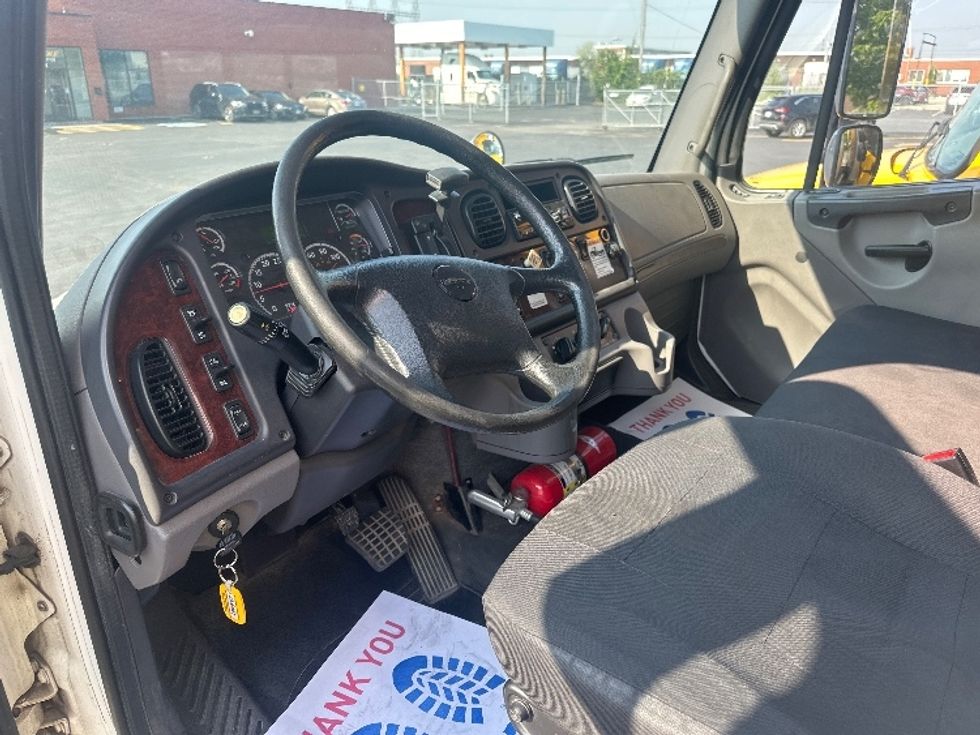 Medium Duty Box Truck-Light and Medium Duty Trucks-Freightliner-2019-M2-Mississauga-ON-203,084\n\t\tkm-$ 75,250 - Image 17