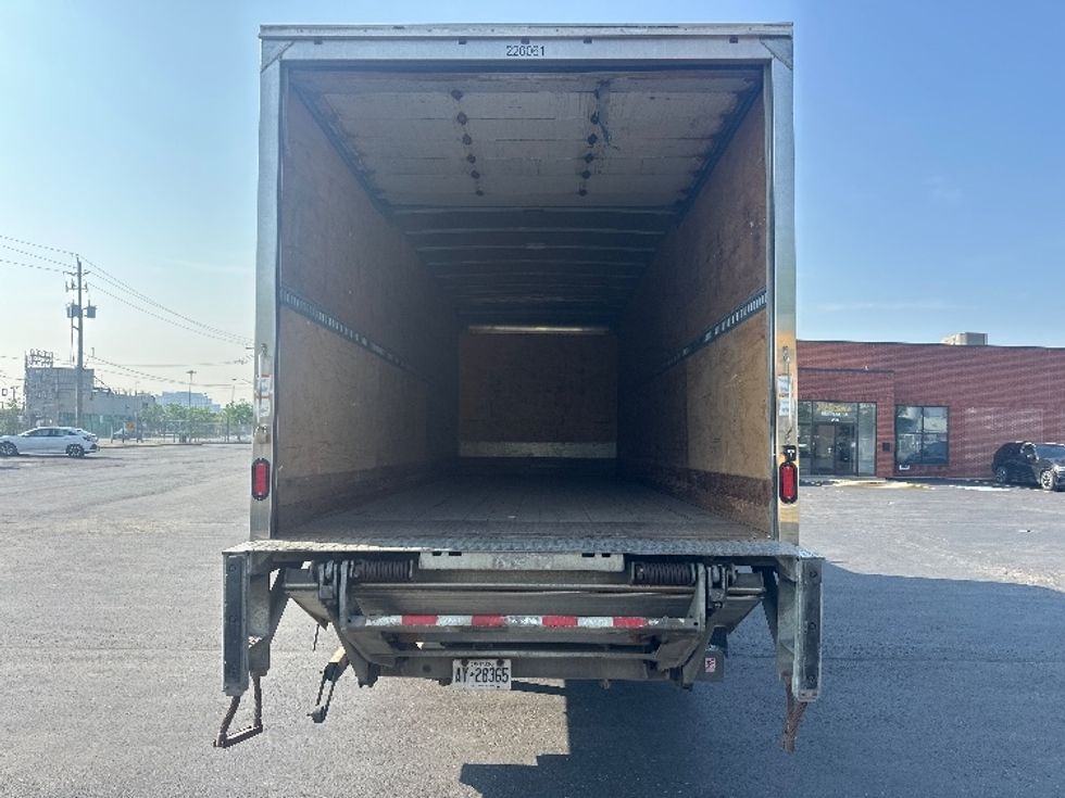 Medium Duty Box Truck-Light and Medium Duty Trucks-Freightliner-2019-M2-Mississauga-ON-203,084\n\t\tkm-$ 75,250 - Image 8