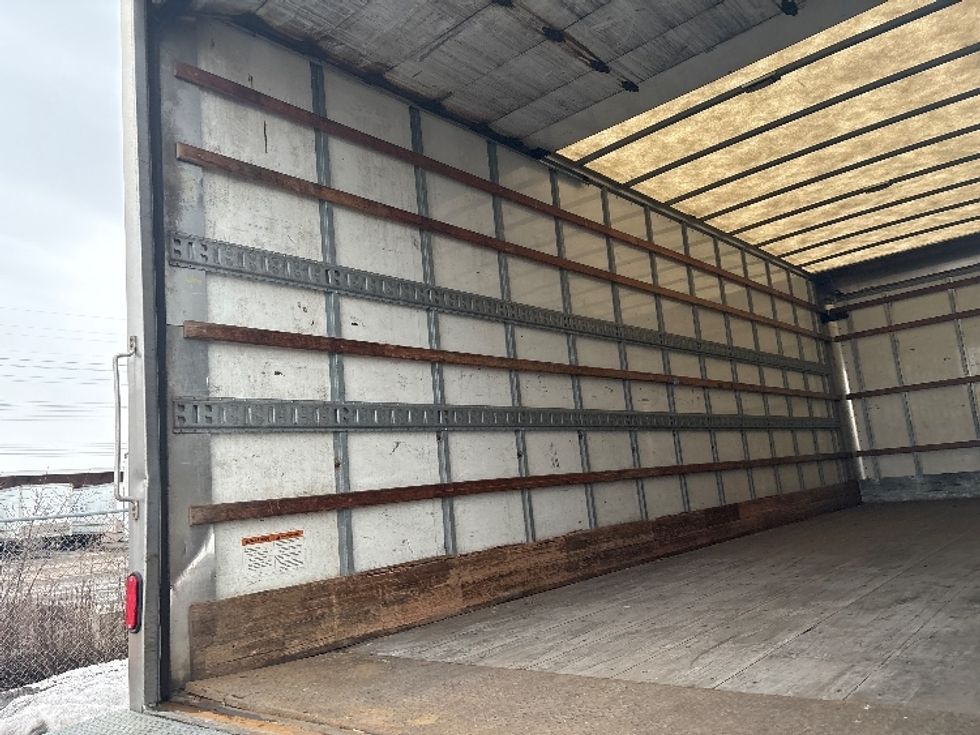 Medium Duty Box Truck-Light and Medium Duty Trucks-Freightliner-2019-M2-Mississauga-ON-236,397\n\t\tkm-$ 67,250 - Image 11