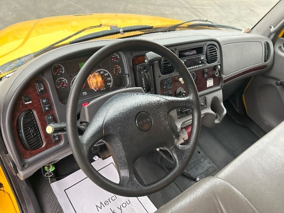 Medium Duty Box Truck-Light and Medium Duty Trucks-Freightliner-2019-M2-Mississauga-ON-236,397\n\t\tkm-$ 67,250 - Image 17