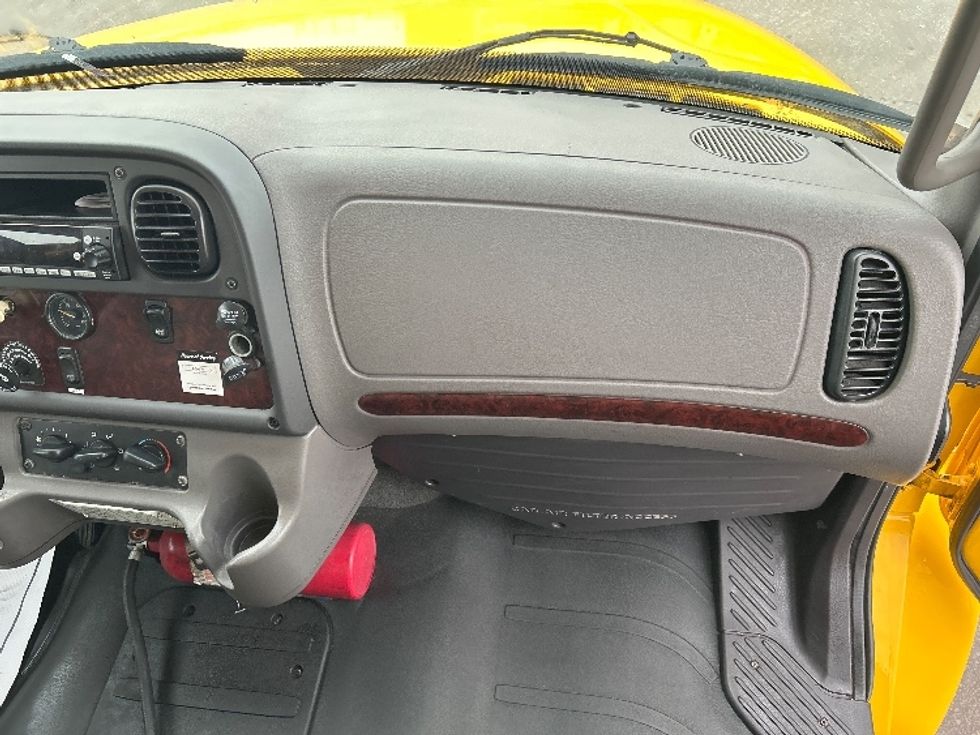 Medium Duty Box Truck-Light and Medium Duty Trucks-Freightliner-2019-M2-Mississauga-ON-236,397\n\t\tkm-$ 67,250 - Image 21