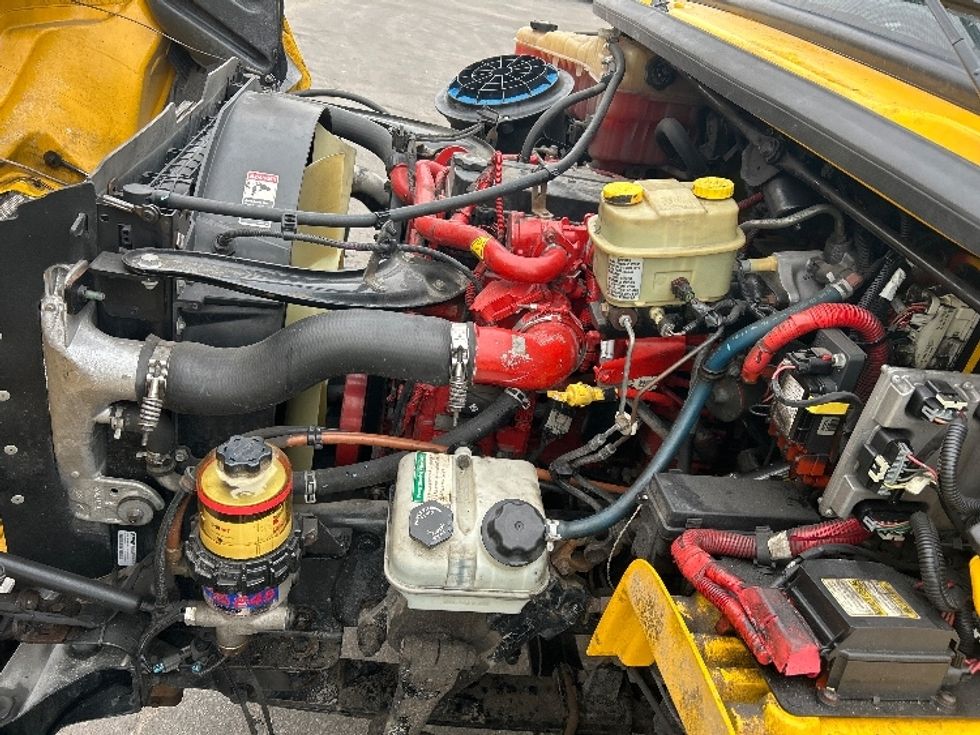 Medium Duty Box Truck-Light and Medium Duty Trucks-Freightliner-2019-M2-Mississauga-ON-236,397\n\t\tkm-$ 67,250 - Image 24