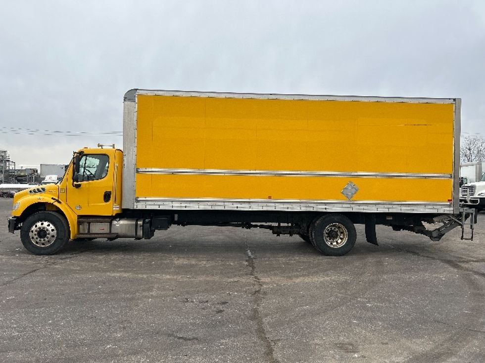 Medium Duty Box Truck-Light and Medium Duty Trucks-Freightliner-2019-M2-Mississauga-ON-236,397\n\t\tkm-$ 67,250 - Image 4