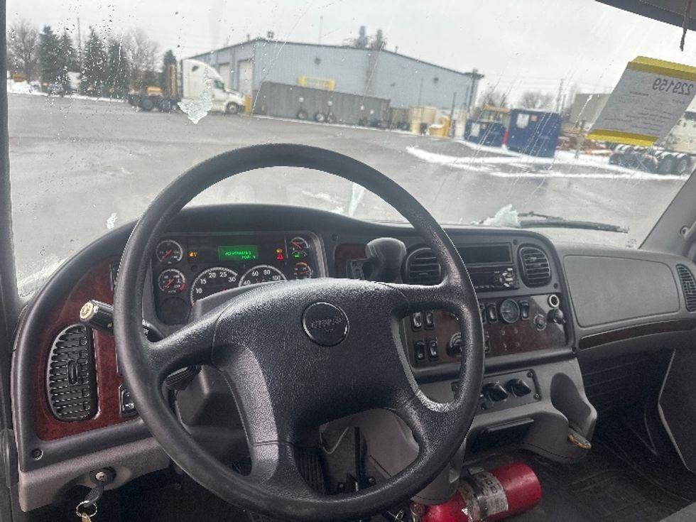 Medium Duty Box Truck-Light and Medium Duty Trucks-Freightliner-2019-M2-Mississauga-ON-240,578\n\t\tkm-$ 60,250 - Image 13