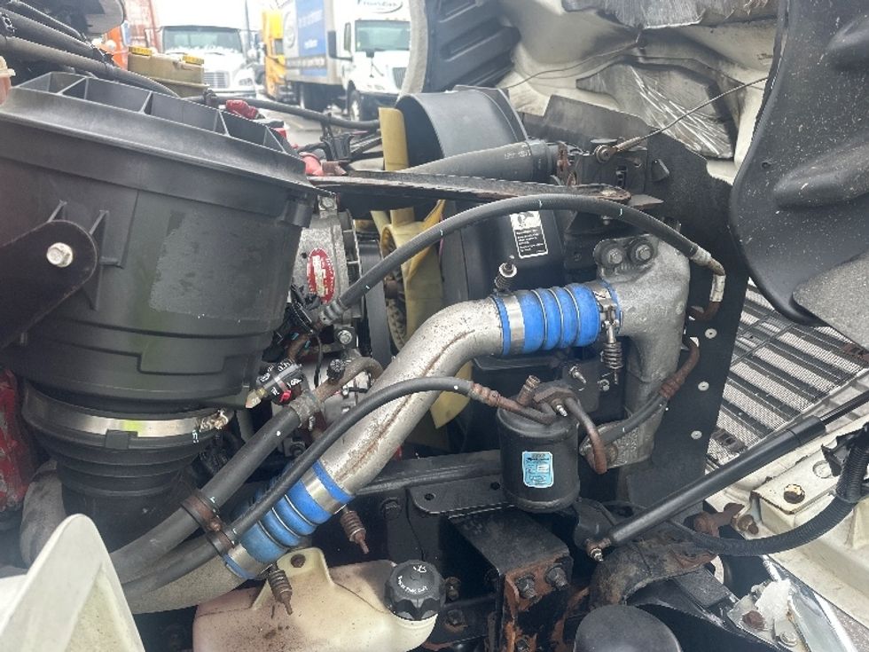 Medium Duty Box Truck-Light and Medium Duty Trucks-Freightliner-2019-M2-Mississauga-ON-240,578\n\t\tkm-$ 60,250 - Image 18
